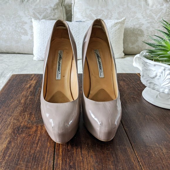 Brian Atwood Maniac Taupe Leather Pumps - Picture 5 of 6